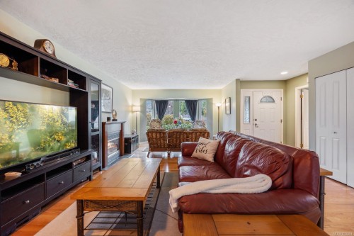 317 Quarry Rd, Comox, BC 