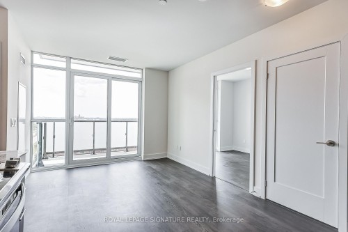 716-2550 Simcoe Street N, Oshawa, ON - Indoor Photo Showing Other Room