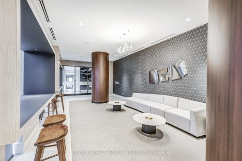 716-2550 Simcoe Street N, Oshawa, ON - Indoor Photo Showing Other Room