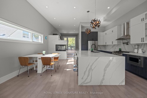 425B Valermo Drive, Toronto, ON - Indoor Photo Showing Other Room