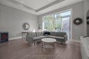 425B Valermo Drive, Toronto, ON  - Indoor Photo Showing Living Room 