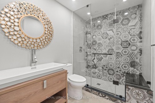 425B Valermo Drive, Toronto, ON - Indoor Photo Showing Bathroom