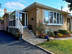 169 Norfolk Avenue  Richmond Hill, ON L4C 2C7