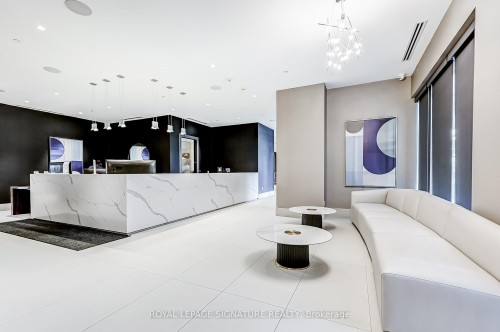 716-2550 Simcoe Street N, Oshawa, ON - Indoor