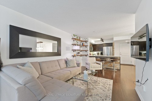 911-85 East Liberty Street, Toronto, ON - Indoor Photo Showing Living Room