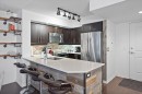911-85 East Liberty Street, Toronto, ON  - Indoor Photo Showing Kitchen With Stainless Steel Kitchen 