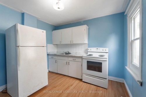 84 Frederick Avenue, Hamilton, ON - Indoor Photo Showing Kitchen