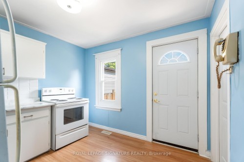 84 Frederick Avenue, Hamilton, ON - Indoor Photo Showing Kitchen