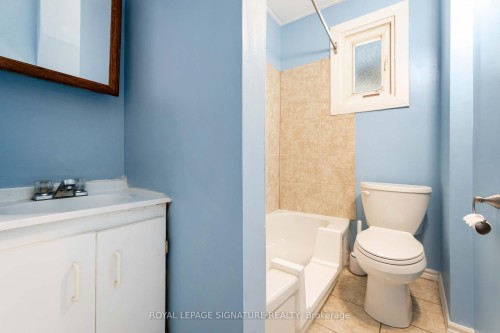 84 Frederick Avenue, Hamilton, ON - Indoor Photo Showing Bathroom