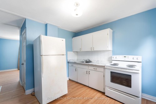 84 Frederick Avenue, Hamilton, ON - Indoor Photo Showing Kitchen