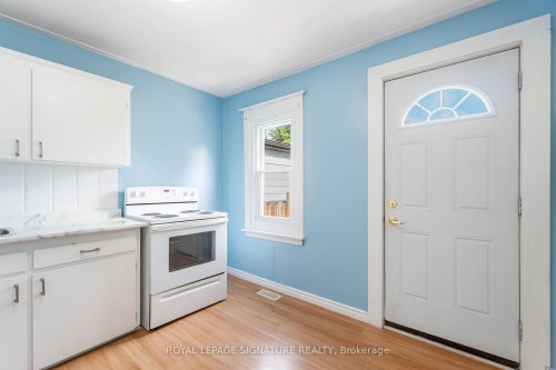 84 Frederick Avenue, Hamilton, ON - Indoor Photo Showing Kitchen
