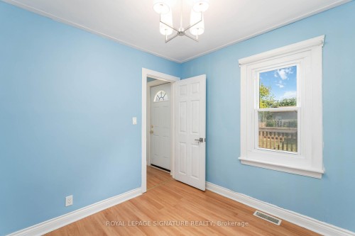 84 Frederick Avenue, Hamilton, ON - Indoor Photo Showing Other Room