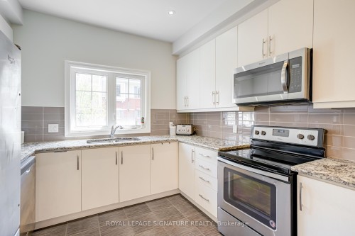 1223 Azinger Lane, Mississauga, ON 