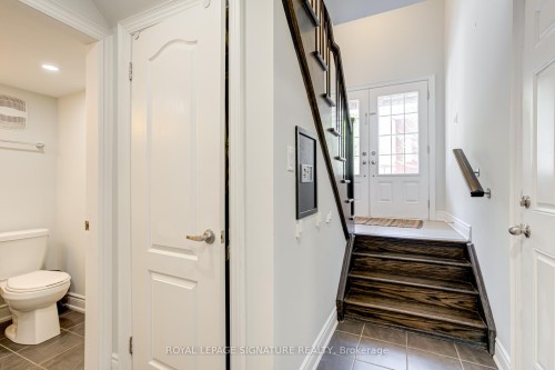 1223 Azinger Lane, Mississauga, ON 