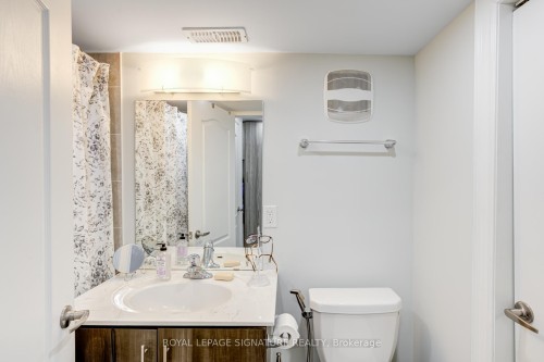 1223 Azinger Lane, Mississauga, ON 