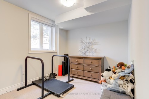 1223 Azinger Lane, Mississauga, ON 