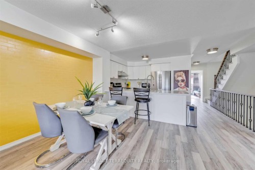 1-5035 Ninth Line N/A, Mississauga, ON - Indoor Photo Showing Dining Room