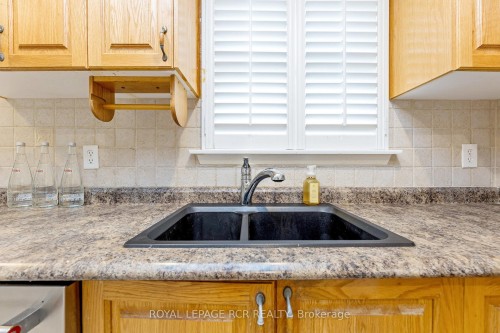 37 Grassmere Crescent, Brampton, ON - Indoor Photo Showing Kitchen With Double Sink