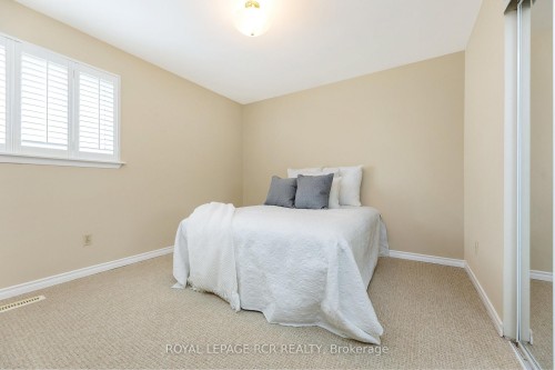 37 Grassmere Crescent, Brampton, ON - Indoor Photo Showing Bedroom