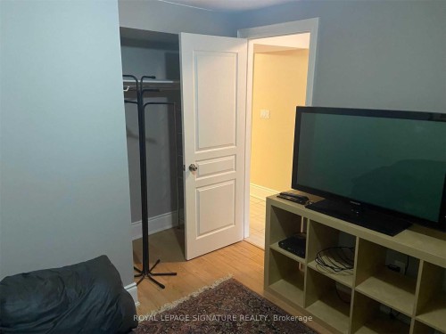 Lower-41 Kimbermount Drive, Toronto, ON - Indoor