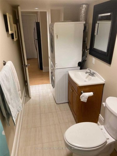 Lower-41 Kimbermount Drive, Toronto, ON - Indoor Photo Showing Bathroom