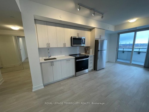 2545 Simcoe Street N, Oshawa, ON - Indoor Photo Showing Kitchen With Stainless Steel Kitchen