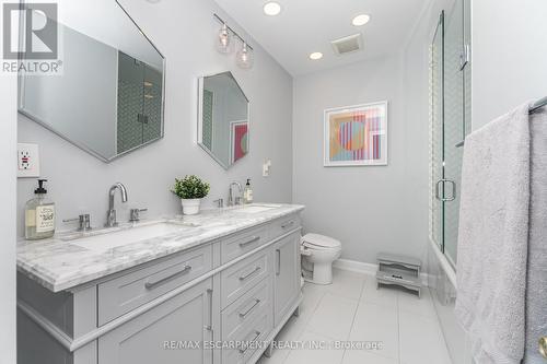 154 Rainbow Drive, Vaughan, ON - Indoor Photo Showing Bathroom