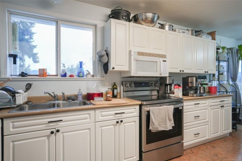 4594 Alwyn St, Port Alberni, BC 