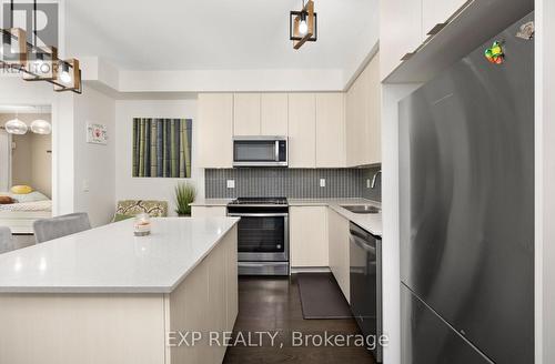 706 - 4655 Glen Erin Drive, Mississauga, ON - Indoor Photo Showing Kitchen With Double Sink With Upgraded Kitchen