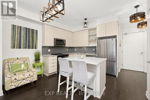 706 - 4655 Glen Erin Drive, Mississauga, ON - Indoor Photo Showing Kitchen