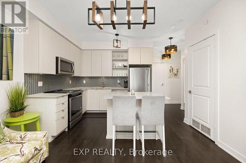 706 - 4655 Glen Erin Drive, Mississauga, ON - Indoor Photo Showing Kitchen