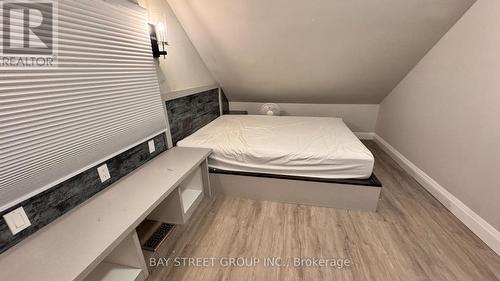 Side Upper - 5745 Stanley Avenue, Niagara Falls, ON - Indoor