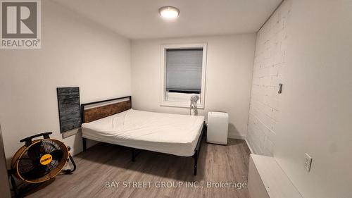 Side Bachelor - 5745 Stanley Avenue, Niagara Falls, ON - Indoor Photo Showing Bedroom