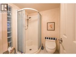 Luxurious primary ensuite 5 pce - 