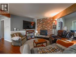 Sitting area off Kitchen with gas Fireplace - 