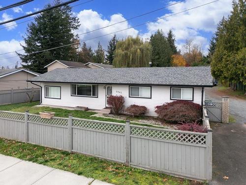 2561 Ross Road, Abbotsford, BC - Outdoor