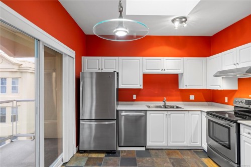 406-220 Island Hwy West, Parksville, BC - Indoor Photo Showing Kitchen With Stainless Steel Kitchen With Double Sink