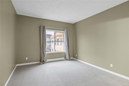 406-220 Island Hwy West, Parksville, BC - Indoor Photo Showing Other Room