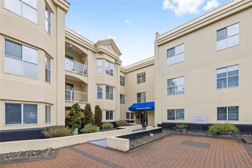 406-220 Island Hwy West, Parksville, BC - Outdoor With Balcony