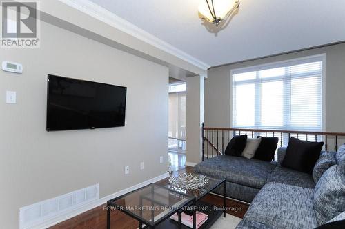 277 Freedom Private, Ottawa, ON - Indoor Photo Showing Living Room