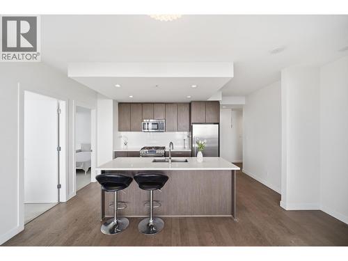 1103 9060 University Crescent, Burnaby, BC - Indoor Photo Showing Kitchen With Double Sink
