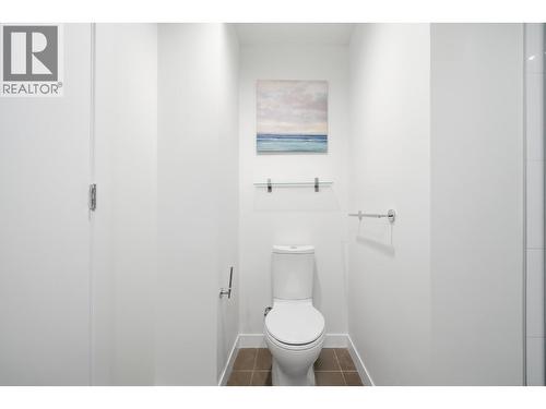 1103 9060 University Crescent, Burnaby, BC - Indoor Photo Showing Bathroom
