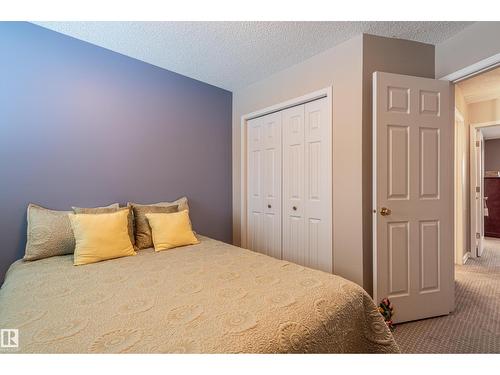 31 Harwood Dr, St. Albert, AB - Indoor Photo Showing Bedroom