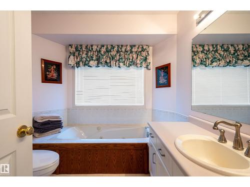 31 Harwood Dr, St. Albert, AB - Indoor Photo Showing Bathroom