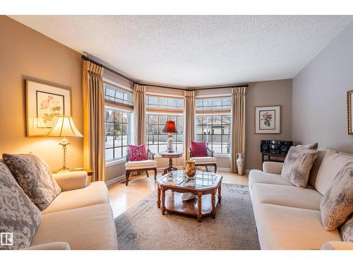 31 Harwood Dr, St. Albert, AB - Indoor Photo Showing Living Room