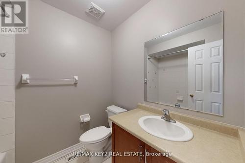 369 Caboto Trail, Markham, ON - Indoor Photo Showing Bathroom