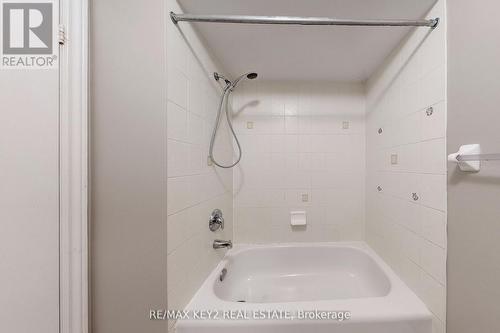 369 Caboto Trail, Markham, ON - Indoor Photo Showing Bathroom