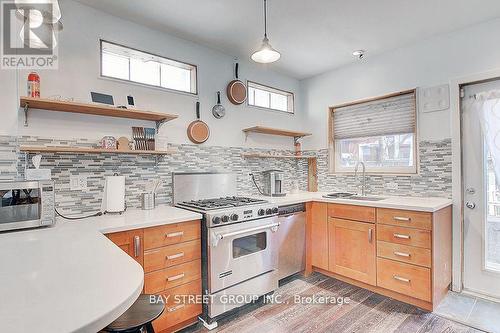 105 Massey Street, Toronto, ON - Indoor Photo Showing Kitchen