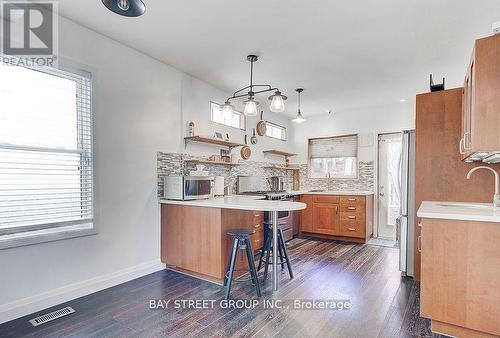 105 Massey Street, Toronto, ON - Indoor Photo Showing Kitchen