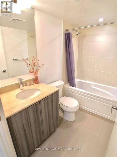 2606 - 955 Bay Street, Toronto, ON - Indoor Photo Showing Bathroom